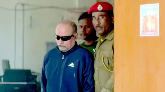 ভারতে বসেই পাকিস্তানকে তথ্য দিচ্ছে মোদির ঘরের লোকেরা