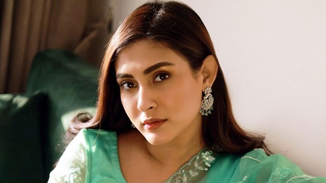 মেহজাবীনের বিরুদ্ধে গ্রেপ্তারি পরোয়ানা