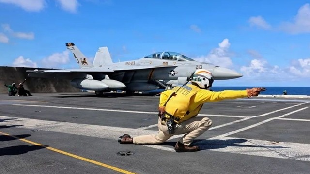 ভেনেজুয়েলায় শিগগিরই স্থল হামলা চালাবে যুক্তরাষ্ট্র