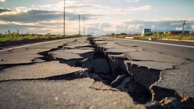 ৭ মাত্রার ভূমিকম্পে কাঁপল আলাস্কা-কানাডা সীমান্ত, ৩০ এর বেশি আফটার শক