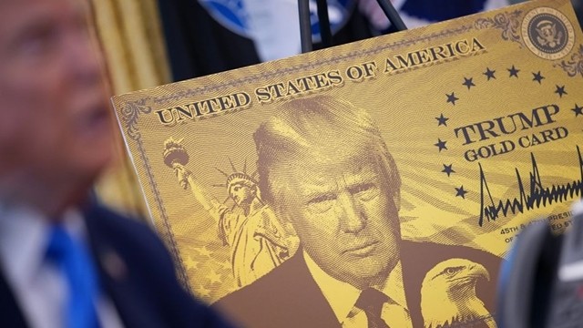 ‘ট্রাম্প গোল্ড কার্ড’ চালু: ১০ লাখ ডলারে যুক্তরাষ্ট্রে স্থায়ী বসবাসের সুযোগ