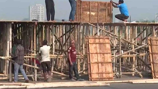 তারেক রহমানকে সংবর্ধনায় ৩০০ ফিটে প্রস্তুত হচ্ছে মঞ্চ