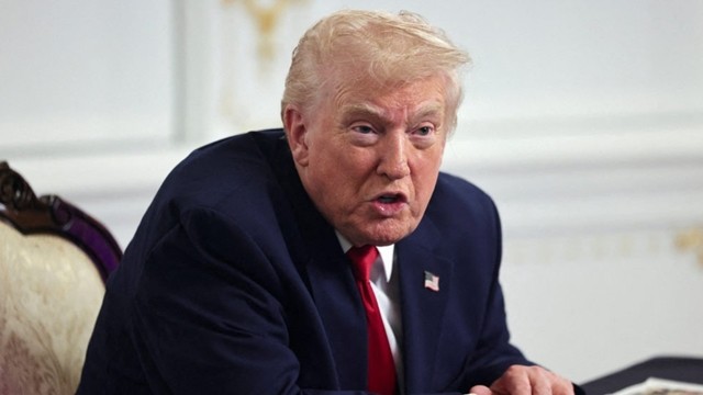 এবার সব ধরণের আশ্রয় আবেদন নিষ্পত্তি স্থগিত করল যুক্তরাষ্ট্র