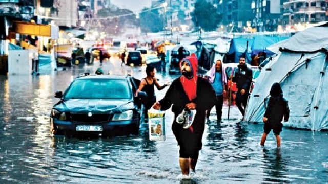 বৃষ্টি, বন্যা ও হামলায় বিপর্যস্ত গাজা