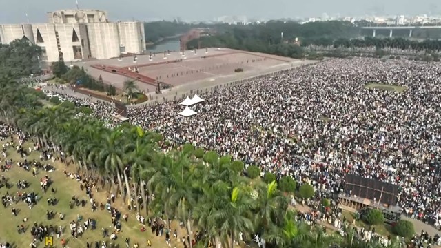 লাখো মানুষের ঢল, স্মরণকালের বৃহৎ জানাজায় খালেদা জিয়ার শেষ বিদায়