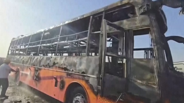 ভারতে চলন্ত বাসে অগ্নিকাণ্ডে নিহত ২০, গুরুতর দগ্ধ ১৫