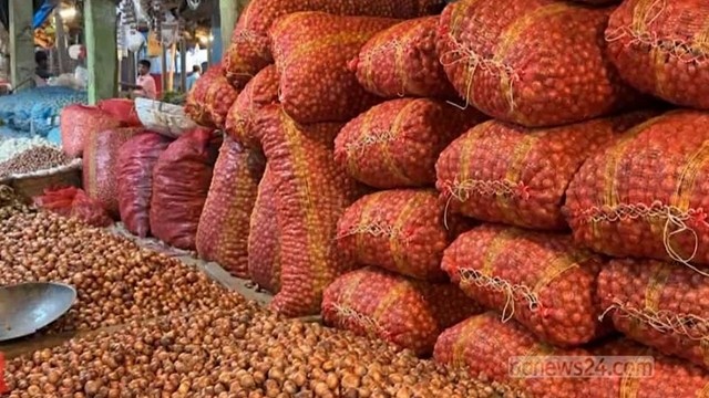 ভারত থেকে এবার দৈনিক ৬ হাজার টন করে পেঁয়াজ আমদানির অনুমতি