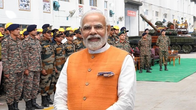 তাহলে কি দিল্লিও নির্বাচন চাইছে না?