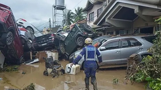 ঘূর্ণিঝড়ে তছনছ ফিলিপাইন, নিহত ৬৬