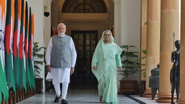 নিজের বানানো আইন যখন নিজের গলার কাঁটা