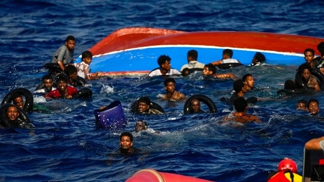গ্রিস উপকূলে অভিবাসীবাহী নৌকাডুবিতে নিহত অন্তত ১৮