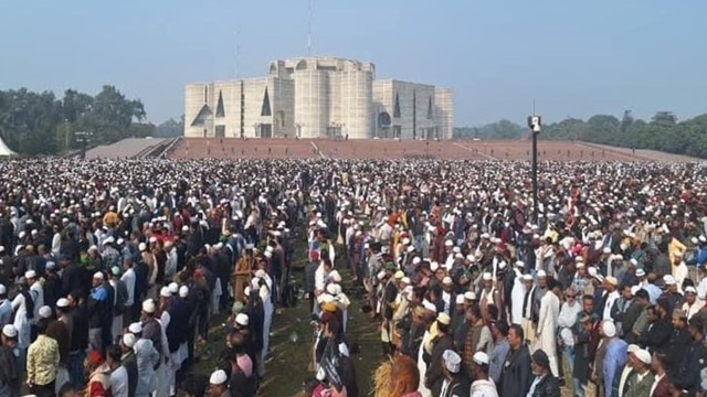 একই ময়দান, একই ইতিহাস, খালেদা জিয়ার জানাজায় মানবসমুদ্র, ফিরল ৪৪ বছর আগের স্মৃতি