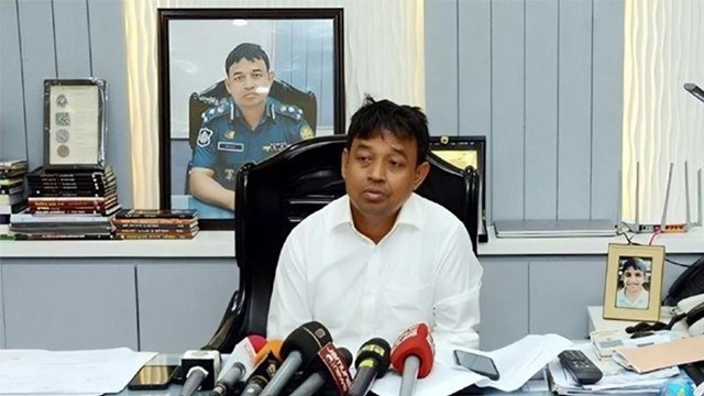 ডিবি হারুনসহ বরখাস্ত পুলিশের ১৮ কর্মকর্তা