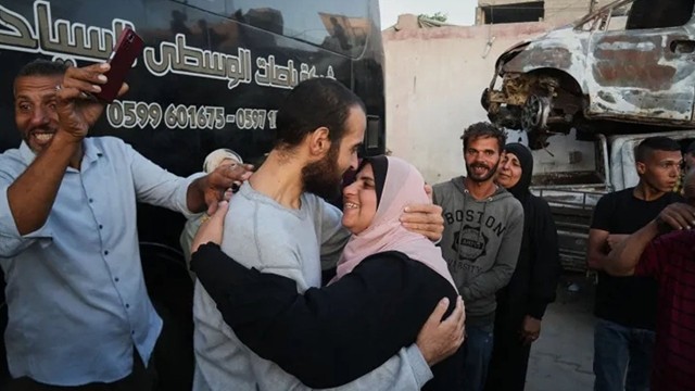 ইসরাইলি কারাগারের লোমহর্ষক বর্ণনা দিলেন মুক্ত ফিলিস্তিনিরা